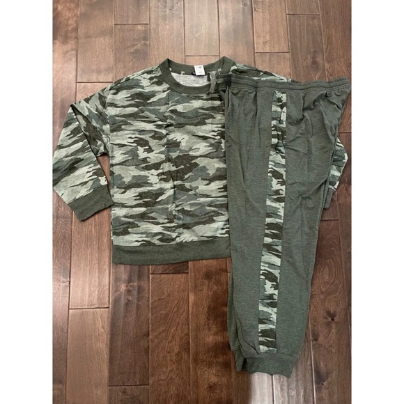 NEW SPLENDID Women's Sz 2X 2 Piece Pajama Jogger Crewneck Lounge Set Camo Green‎ - Picture 1 of 10
